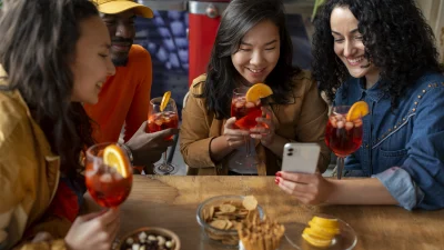 Strategi membangun bisnis kuliner Gen Z yang sukses agar tidak hanya menjadi konsumen.