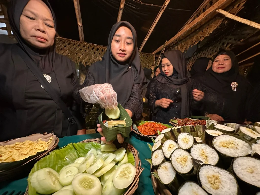 Rahasia Sego Lemeng dalam Pelestarian Kuliner Suku Osing