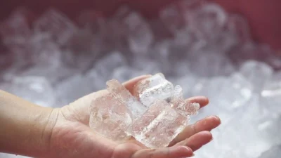 Sering Makan Es Batu? Hati Hati Bisa Rusak Gigi