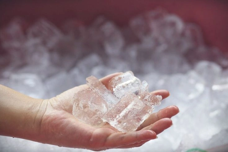 Sering Makan Es Batu? Hati Hati Bisa Rusak Gigi