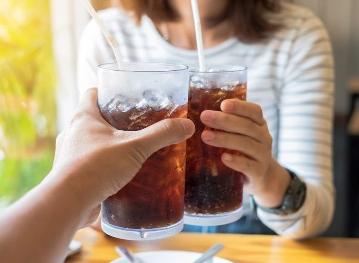 Jangan Minum Es Teh Setelah Makan Bakso, Ini Alasannya!
